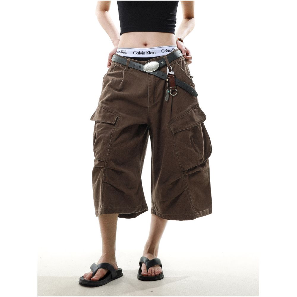 MRNEARLY American Retro Style Large Pocket Pleated Design Cargo Shorts Men s Loose Wide Leg Capri Shorts Trendy image 2