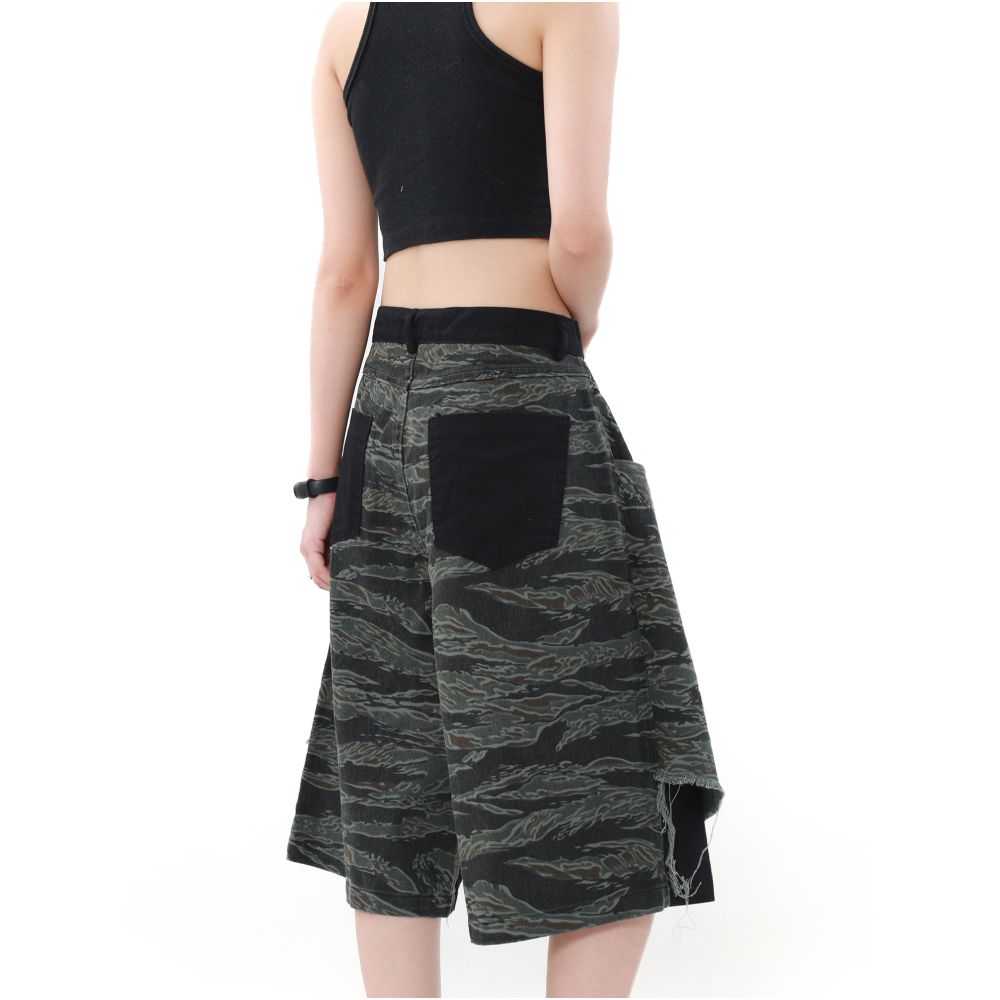 MRNEARLY American High Street Splicing Fake Two Piece Stacked Shorts 2024 Trendy Loose Straight Camo Casual Pants image 2